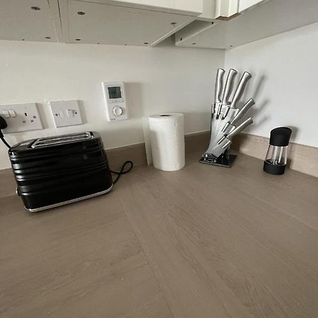 Modern 2-Bed Apartment In The Heart Of Salford Quays Zewnętrze zdjęcie