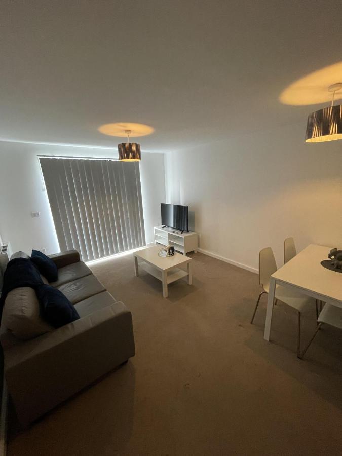 Modern 2-Bed Apartment In The Heart Of Salford Quays Zewnętrze zdjęcie
