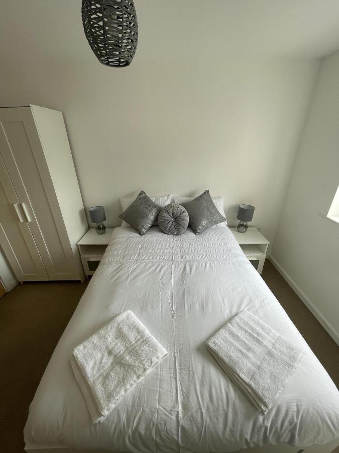 Modern 2-Bed Apartment In The Heart Of Salford Quays Zewnętrze zdjęcie