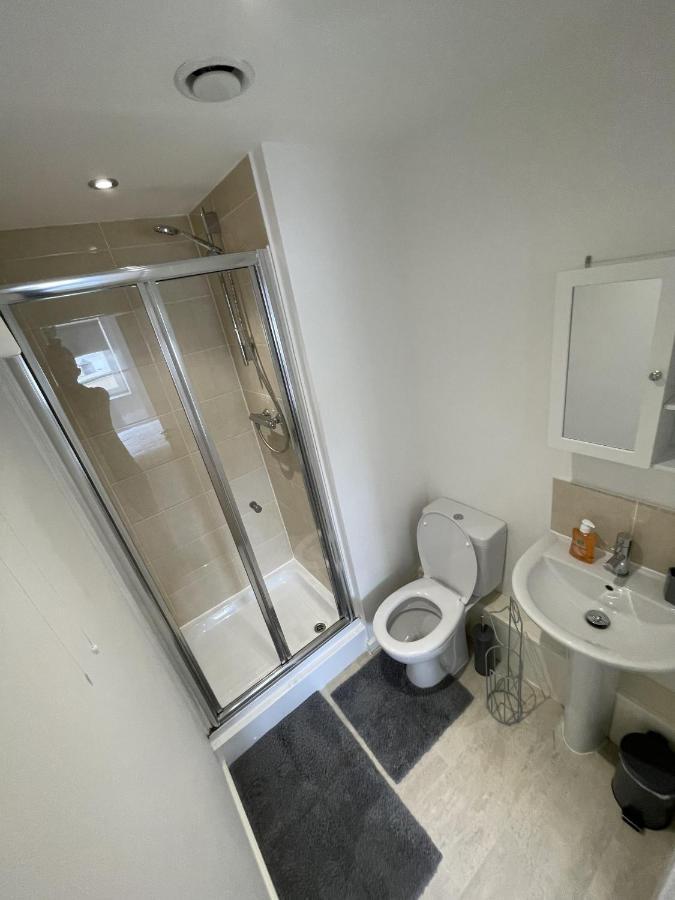 Modern 2-Bed Apartment In The Heart Of Salford Quays Zewnętrze zdjęcie
