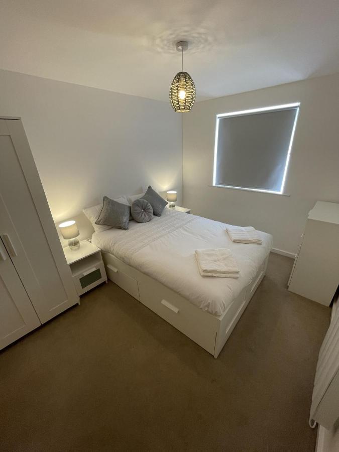 Modern 2-Bed Apartment In The Heart Of Salford Quays Zewnętrze zdjęcie