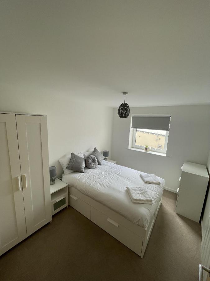 Modern 2-Bed Apartment In The Heart Of Salford Quays Zewnętrze zdjęcie