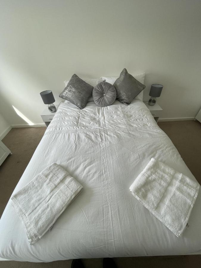 Modern 2-Bed Apartment In The Heart Of Salford Quays Zewnętrze zdjęcie