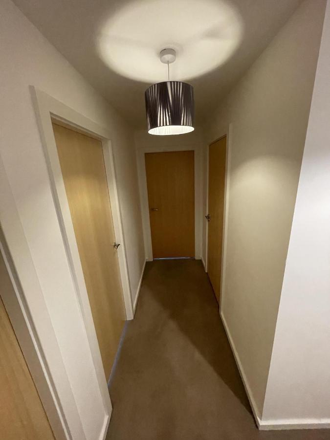 Modern 2-Bed Apartment In The Heart Of Salford Quays Zewnętrze zdjęcie