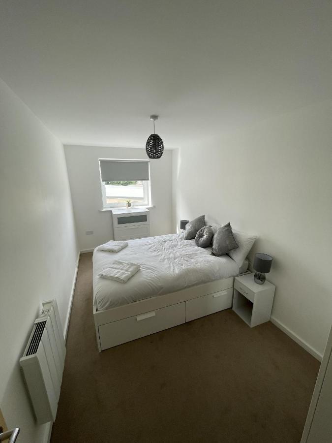 Modern 2-Bed Apartment In The Heart Of Salford Quays Zewnętrze zdjęcie