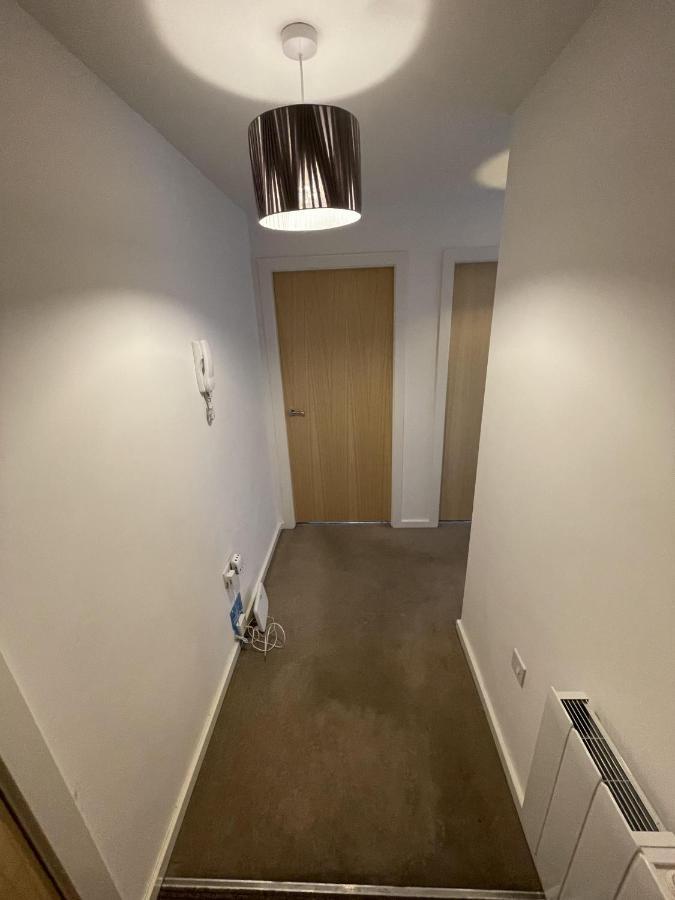 Modern 2-Bed Apartment In The Heart Of Salford Quays Zewnętrze zdjęcie